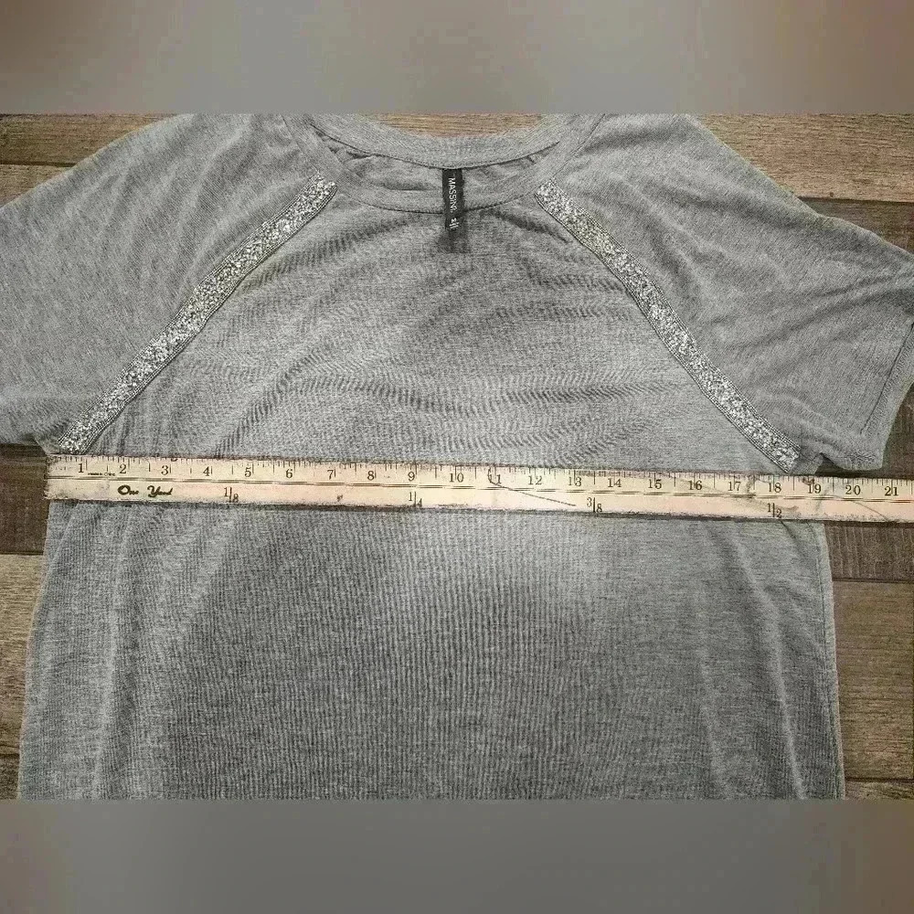 Massini Gray Blouse T Shirt Size Med Rhinestones Crew Neck Soft Lightweight CUTE - Picture 6 of 7